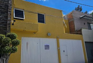 Casa en fraccionamiento en  Calle José Rubén Romero, Bosque Camelinas, Morelia, Michoacán, México