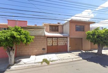 Casa en  Mimiahuapan, Zona Dos Extendida, Vista Alegre 3ra Sección, Santiago De Querétaro, Querétaro, México