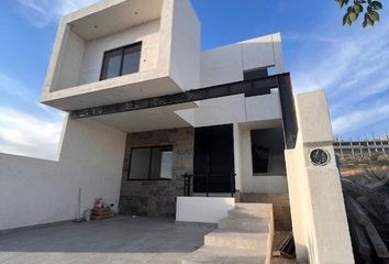 Casa en  Lomas Punta Del Este Residencial, Boulevard Juan Alonso De Torres Poniente, Lomas Punta Del Este, León, Guanajuato, México