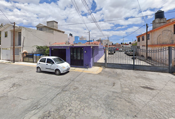 Casa en fraccionamiento en  Retorno De Los Tulipanes I, Tulipanes Ii, Pachuca De Soto, Estado De Hidalgo, México
