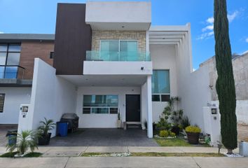 Casa en fraccionamiento en  Avenida Horizontes Itálicos, Fraccionamiento Cotos El Ángel, San Luis Potosí, 78183, Mex