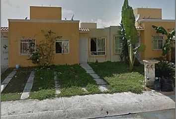 Casa en  Calle Amarantos 92, Las Palmas 1, Playa Del Carmen, Quintana Roo, México