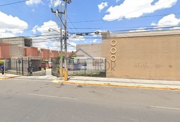 Casa en  Calle 4a. Cerrada De Bosque De Los Pirules, Los Heroes Tecamac, Ojo De Agua, Estado De México, México