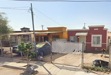 Casa en  Avenida Castropol, Mexicali, Baja California, México