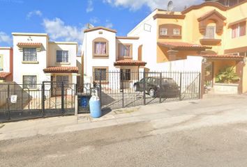 Casa en fraccionamiento en  Manzanilla 1096, Villa Residencial Del Prado I, Ensenada, Baja California, México