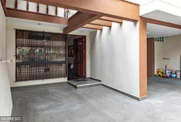 Casa en  Avenida Caminos Del Inca, Cuadra 10, Ur. Las Gardenias, Santiago De Surco, Lima, 15038, Per