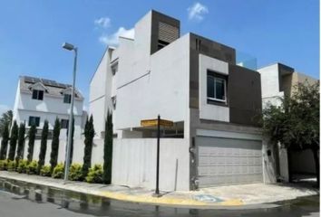 Casa en  Veta 483, Residencial Puerta De Hierro, Monterrey, Nuevo León, México