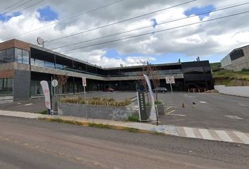 PLAZA COMERCIAL EN REMATE BANCARIO EN EL SALITRE QUERETARO ANILLO VIAL FRAY JUNIPERO SERRA CON 35 LOCALES COMERCIALES