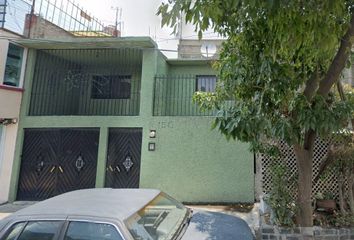 Casa en  Calle Churubusco, Metropolitana 3ra Sección, 57750 Nezahualcóyotl, Méx., México
