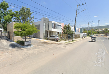 Casa en  Avenida Paseo Del Bosque, Zapopan, Jalisco, México