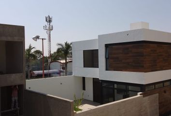 Casa en fraccionamiento en  Calzada De Los Actores, Lomas De Atzingo, Cuernavaca, Morelos, México