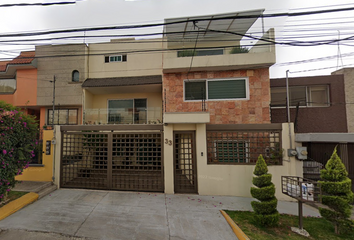 Casa en  Francisco De Montejo 33-mz 023, Mz 023, Cd. Satélite, 53100 Naucalpan De Juárez, Méx., México