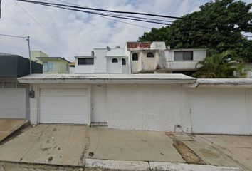 Casa en  Nuevo León, Petrolera, Coatzacoalcos, Veracruz, México