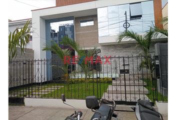 Local comercial en  Av. El Golf, Víctor Larco Herrera, Perú