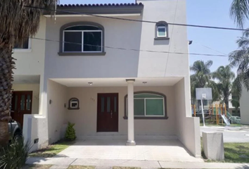 Casa en  Paseo De Las Jacarandas Poniente, Valle De San Isidro, Zapopan, Jalisco, México