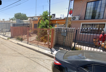 Casa en fraccionamiento en  Avenida Ebanistas Sur 1494, Industrial, Mexicali, Baja California, México