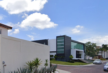 Edificio en  Lago Patzcuaro 801, Cumbres Del Lago, Juriquilla, Querétaro, México