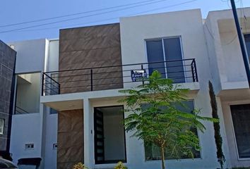 Casa en  Calle Álvaro Obregón 2-4, Residencial Las Flores, San Juan Del Río, Querétaro, 76803, Mex