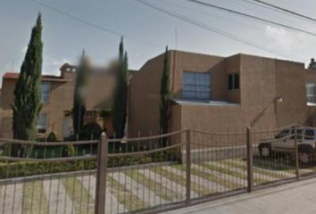 Casa en fraccionamiento en  Dr. Jorge Jiménez Cantú, Metepec