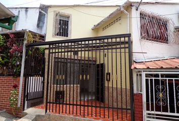 Casa en  Calle 104 #40-47, Floridablanca, Santander, Colombia
