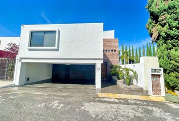 Casa en fraccionamiento en  Avenida San Bernardino, San Bernardino Tlaxcalancingo, Tlaxcalancingo, Puebla, México