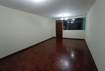 Departamento en  Avenida Simón Bolívar 932, Lima, Perú