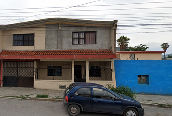 Casa en  Calle Felipe Berriozabal, Rodríguez Guayulera, Saltillo, Coahuila De Zaragoza, México