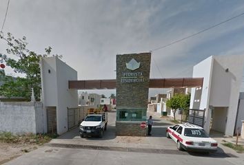 Casa en fraccionamiento en  Floresta Residencial, Miguel Hidalgo Y Costilla, Minatitlán, Veracruz, México