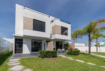 Casa en condominio en  Santa Fe Lifestyle, Bvard. Museo Tecnológico, Fraccionamiento Real Santa Fe, Xochitepec, Morelos, México