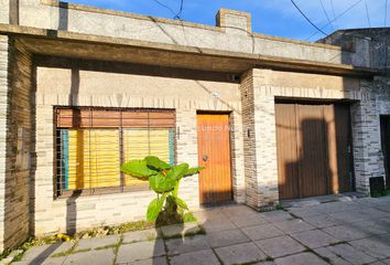 Casa en  Guatemala 2840, Valentín Alsina, Provincia De Buenos Aires, Argentina