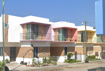 Casa en fraccionamiento en  Ferretería Nuevo Salagua, Avenida Elías Zamora, Nuevo Salahua, Manzanillo, Colima, México
