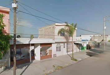 Casa en  Avenida Universidad, Villas La Merced, Torreón, Coahuila De Zaragoza, México
