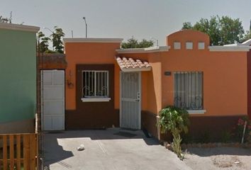 Casa en  Boulevard Zacatecas, Jardines Del Bosque, Los Mochis, Sinaloa, México