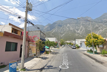 Casa en  Canon De Abajo, Las Sombrillas, Santa Catarina, Nuevo León, México