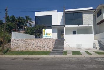 Casa en fraccionamiento en  Fraccionamiento Lomas De Cocoyoc, Atlatlahucan