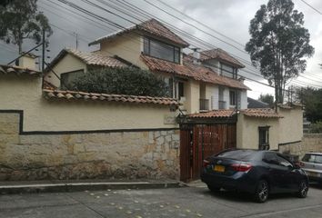 Casa en  Bosques De Pinos, Bogotá