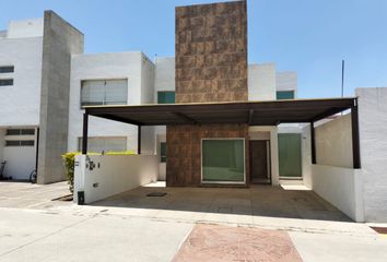 Casa en fraccionamiento en  Senda Eterna, Milenio Iii, Santiago De Querétaro, Querétaro, México