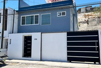Casa en  P.º De Las Lomas 256, Lomas Conjunto Residencial, 22116 Tijuana, B.c., México