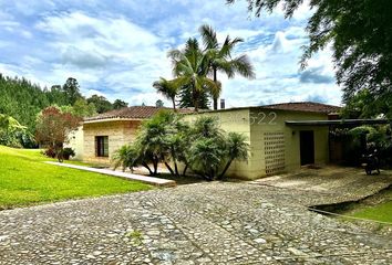 Villa-Quinta en  Glorieta Sajonia Via Santa Elena, Rionegro, Antioquia, Colombia