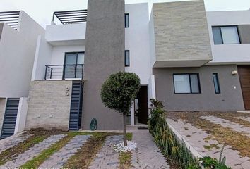 Casa en  Entrecielos Residencial, Avenida Paseo De Las Pitahayas, Zibatá, Querétaro, México