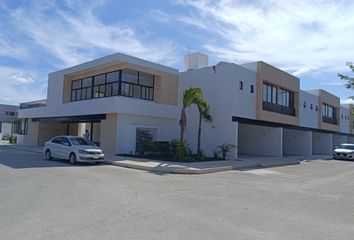 Casa en condominio en  Pueblo Temozon Norte, Mérida, Yucatán