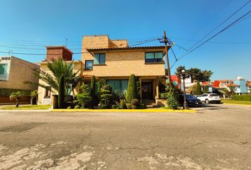 Casa en fraccionamiento en  Calle San Luis, Fraccionamiento Los Nogales, Metepec, México, 52168, Mex