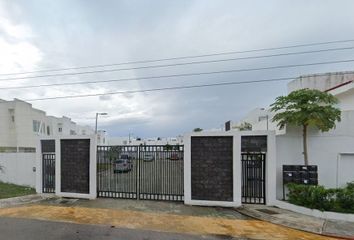 Casa en fraccionamiento en  Chinak Meru, 77536 Cancún, Q.r., México
