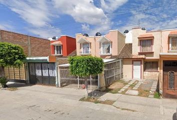 Casa en  Calle Valle Del Zahuan, Azúl Maguey, San Jose El Alto, Leon, Guanajuato, México