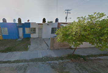 Casa en fraccionamiento en  Valle De Las Sandias 244, Valle Paraíso, Manzanillo, Colima, México