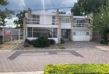 Casa en fraccionamiento en  Rafael Osuna 55, Raquet Club, El Salitre, Querétaro, México