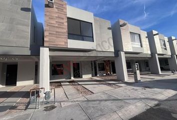 Casa en fraccionamiento en  Manuel Gómez Morín, Juárez, Chihuahua