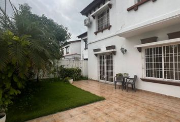 Casa en  Terranostra, 5 De La, Vía La Costa, Guayaquil, Ecuador
