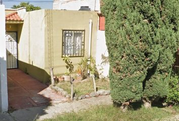 Casa en fraccionamiento en  Avenida San Florencio 222-262, Fraccionamiento Hacienda Santa Fe, Tlajomulco De Zúñiga, Jalisco, 45653, Mex