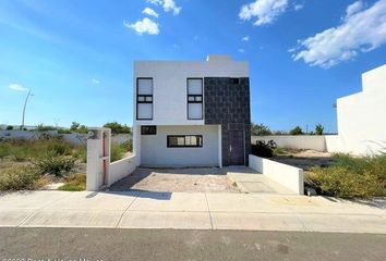 Casa en fraccionamiento en  Zakia, Querétaro, México